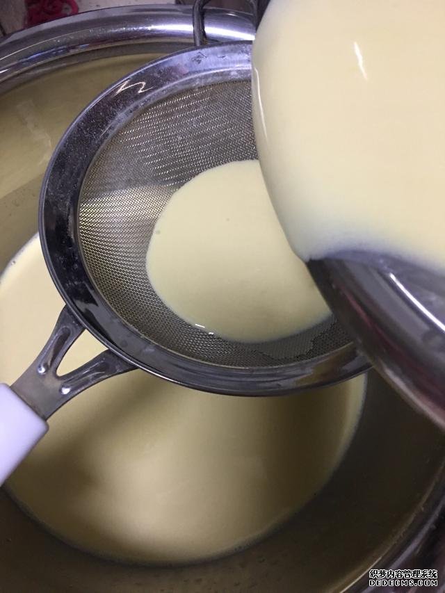 清爽的芒果千層蛋糕，吃了還想吃，再也不用買，一個平底鍋搞定。