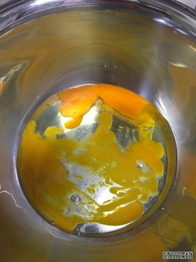 清爽的芒果千層蛋糕，吃了還想吃，再也不用買，一個平底鍋搞定。