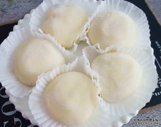 宅在家里做甜品雪媚娘，軟軟糯糯，入口即化，做法超簡單，零失敗