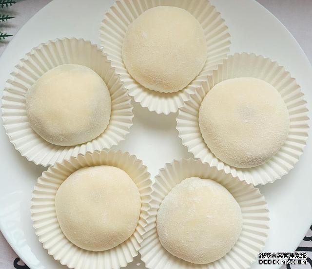 宅在家里做甜品雪媚娘，軟軟糯糯，入口即化，做法超簡單，零失敗