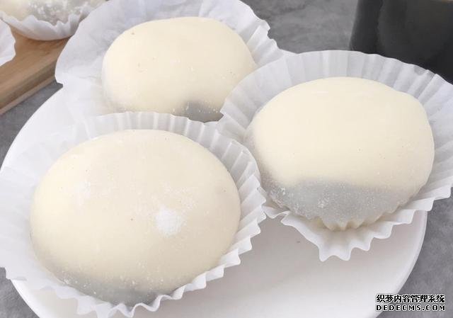 宅在家里做甜品雪媚娘，軟軟糯糯，入口即化，做法超簡單，零失敗