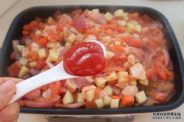 芝士控不可錯(cuò)過的番茄雞肉焗飯，無敵拉絲