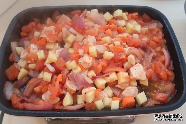 芝士控不可錯(cuò)過的番茄雞肉焗飯，無敵拉絲