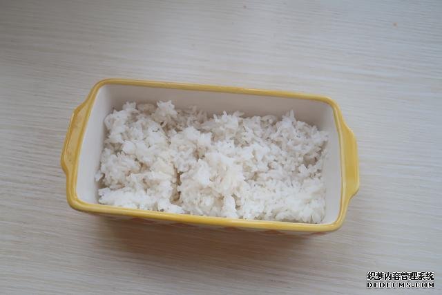 芝士控不可錯(cuò)過的番茄雞肉焗飯，無敵拉絲