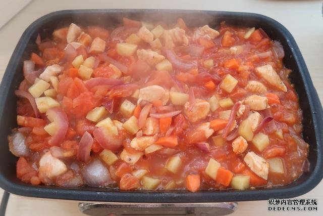 芝士控不可錯(cuò)過的番茄雞肉焗飯，無敵拉絲