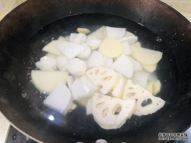 天熱沒食欲，我家就來一碗這個(gè)開胃菜，快速上桌，麻辣鮮香特過癮