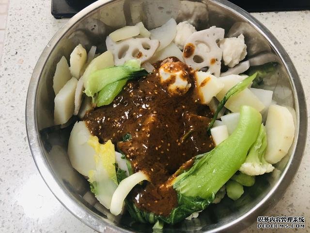 天熱沒食欲，我家就來一碗這個(gè)開胃菜，快速上桌，麻辣鮮香特過癮