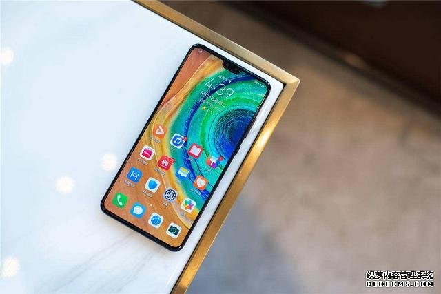 華為Mate30：我都跌成“紅米價(jià)”了，你們?cè)趺催€不買？