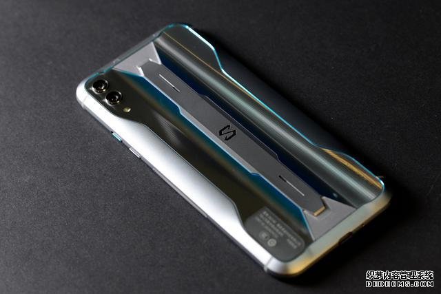 從3799跌至2699！液冷散熱+4000mAh+8GB+256GB，網(wǎng)友：終于等到了