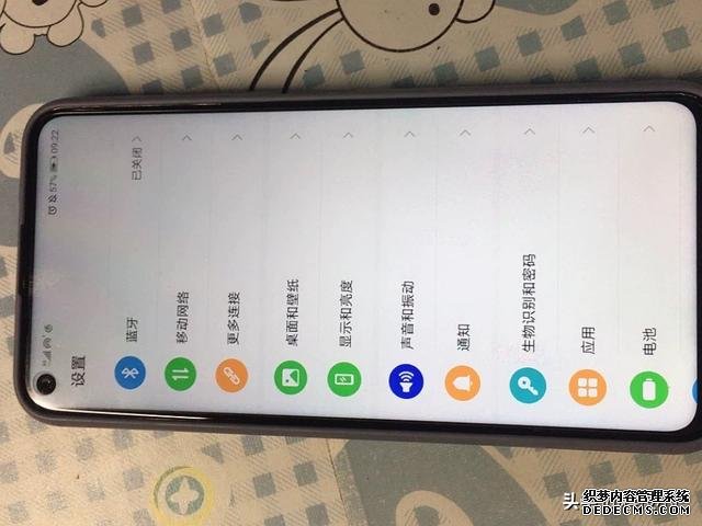 華為4G旗艦機(jī)加速清倉，8+256GB跌至兩千出多，還有雙光學(xué)防抖