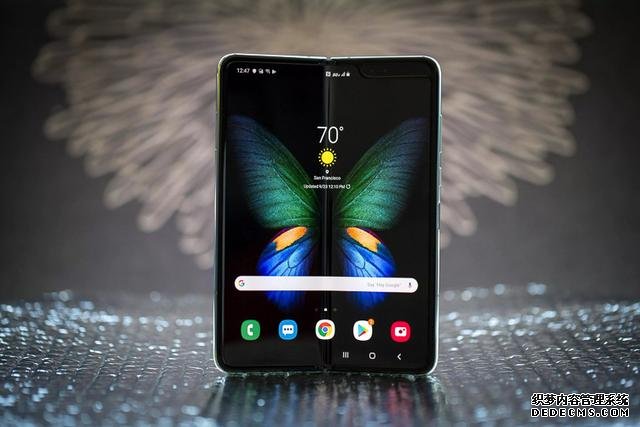 三星Galaxy Fold Lite或于明年年初上市 依舊內(nèi)折斜劉海設(shè)計(jì)