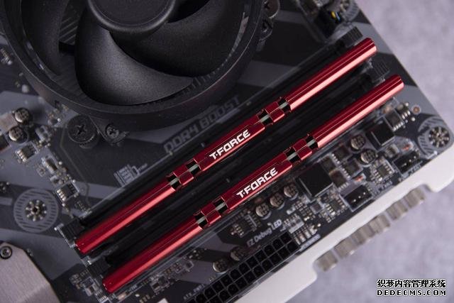十銓火神32GB×2套裝內(nèi)存評測，內(nèi)容創(chuàng)作者福音，大容量才是王道