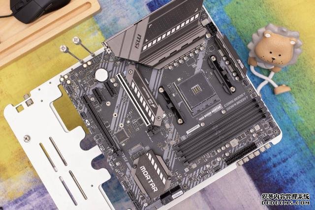 升級PCI-E 4.0，支持雙顯卡，微星B550M迫擊炮開箱