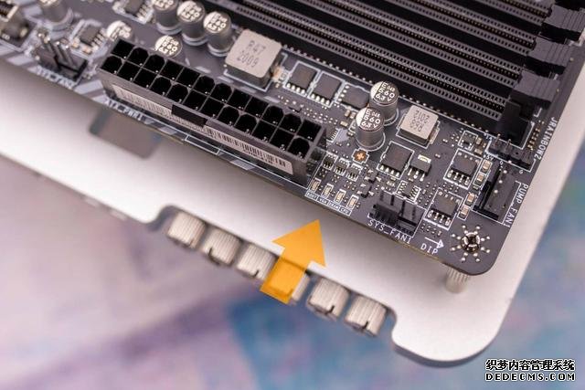 升級PCI-E 4.0，支持雙顯卡，微星B550M迫擊炮開箱