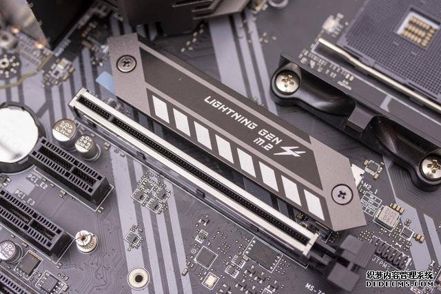 升級PCI-E 4.0，支持雙顯卡，微星B550M迫擊炮開箱