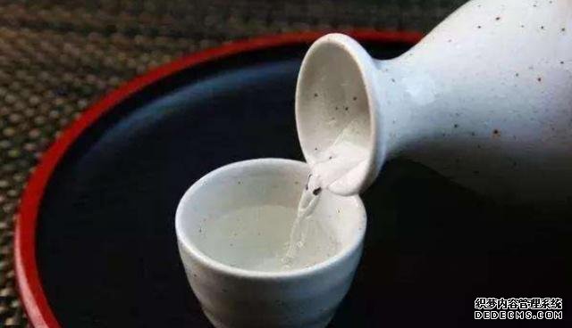 不能久放的4種酒，除了啤酒，這三種白酒也在內(nèi)