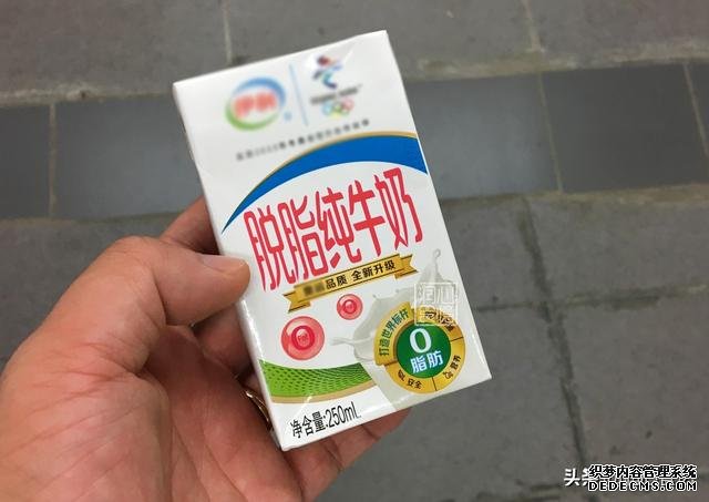 全脂、低脂、脫脂牛奶，應(yīng)該怎么選？4個知識點(diǎn)，教你正確喝牛奶