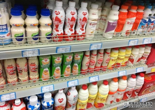 全脂、低脂、脫脂牛奶，應(yīng)該怎么選？4個知識點(diǎn)，教你正確喝牛奶