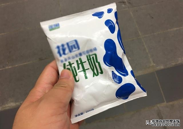 全脂、低脂、脫脂牛奶，應(yīng)該怎么選？4個知識點(diǎn)，教你正確喝牛奶