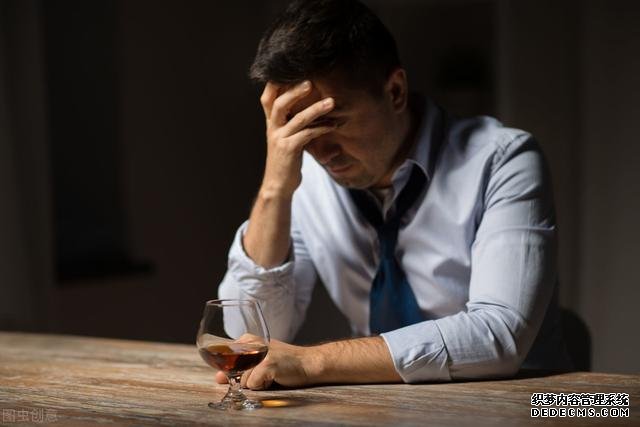 男人過(guò)了40歲，注意"3不要3堅(jiān)持"，別給自己身體找麻煩