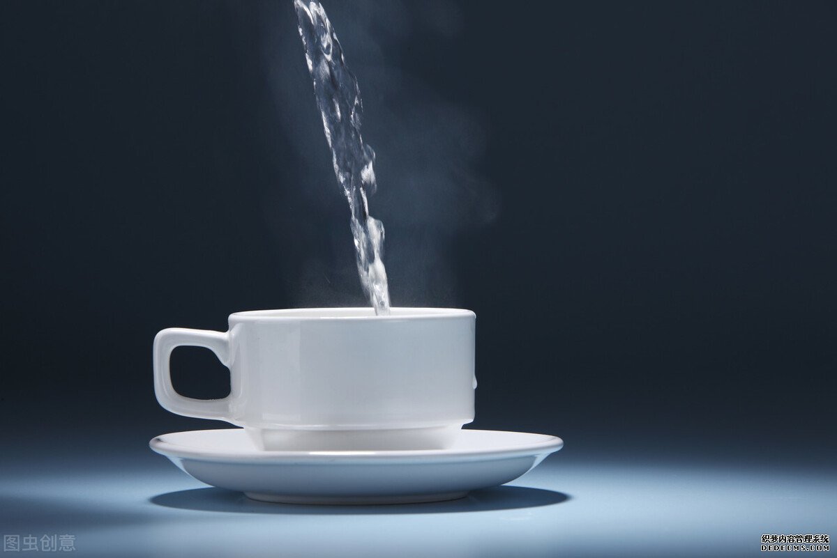 熱水兌冷水對身體有傷害？正確飲水，這2點很重要